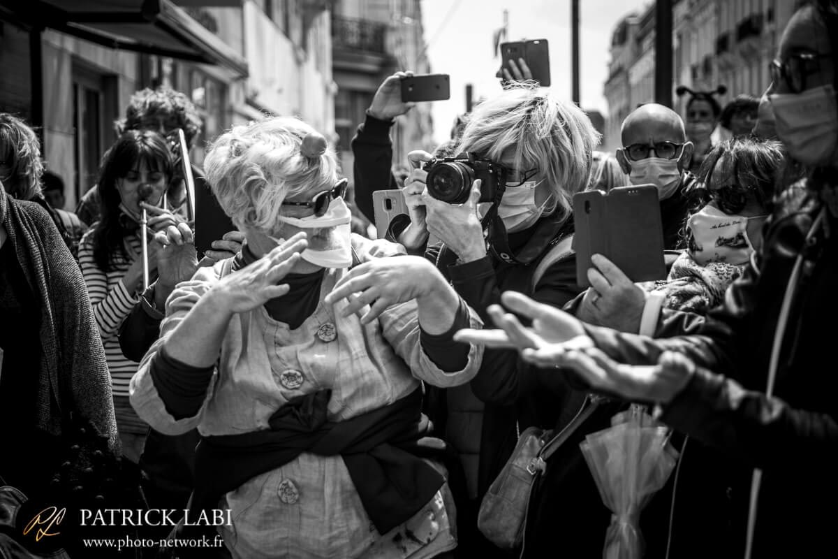 @photo-network-art dela couleur-27 Manifestation du 15 Mai 2021 à Orléans- l'art met des couleurs