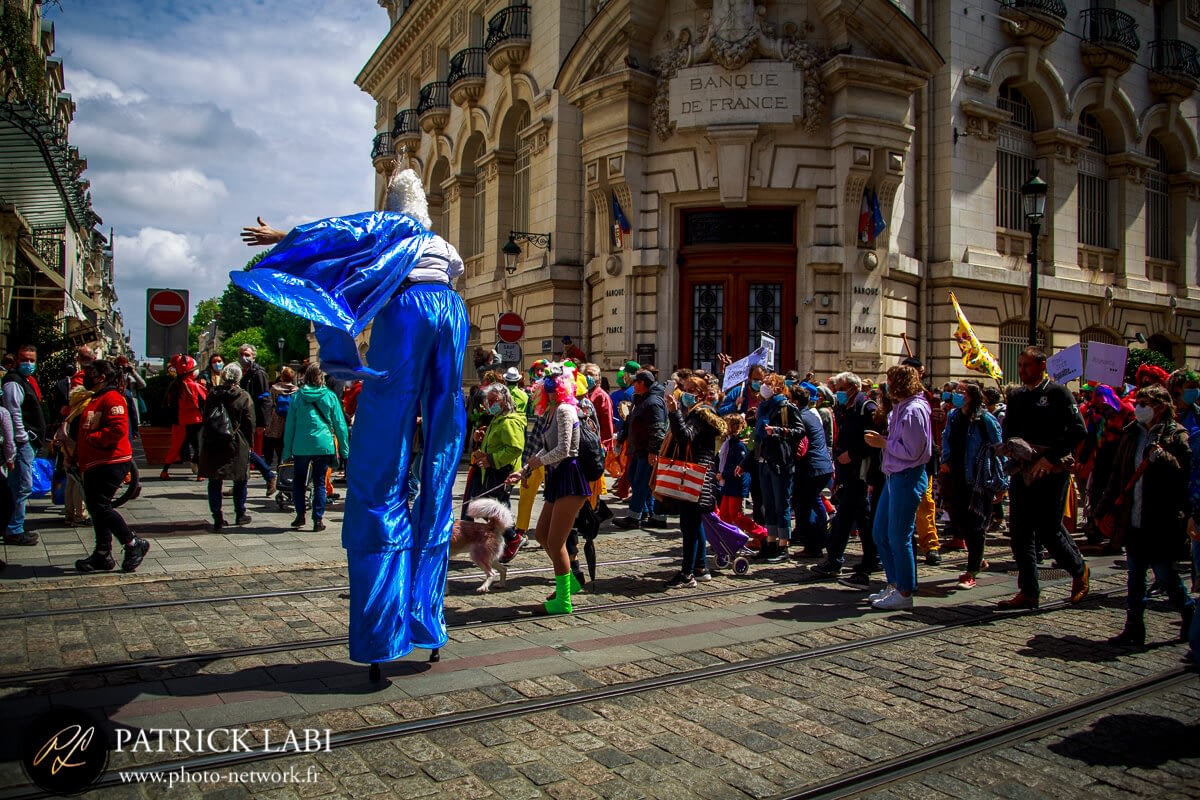 @photo-network-art dela couleur-30 Manifestation du 15 Mai 2021 à Orléans- l'art met des couleurs